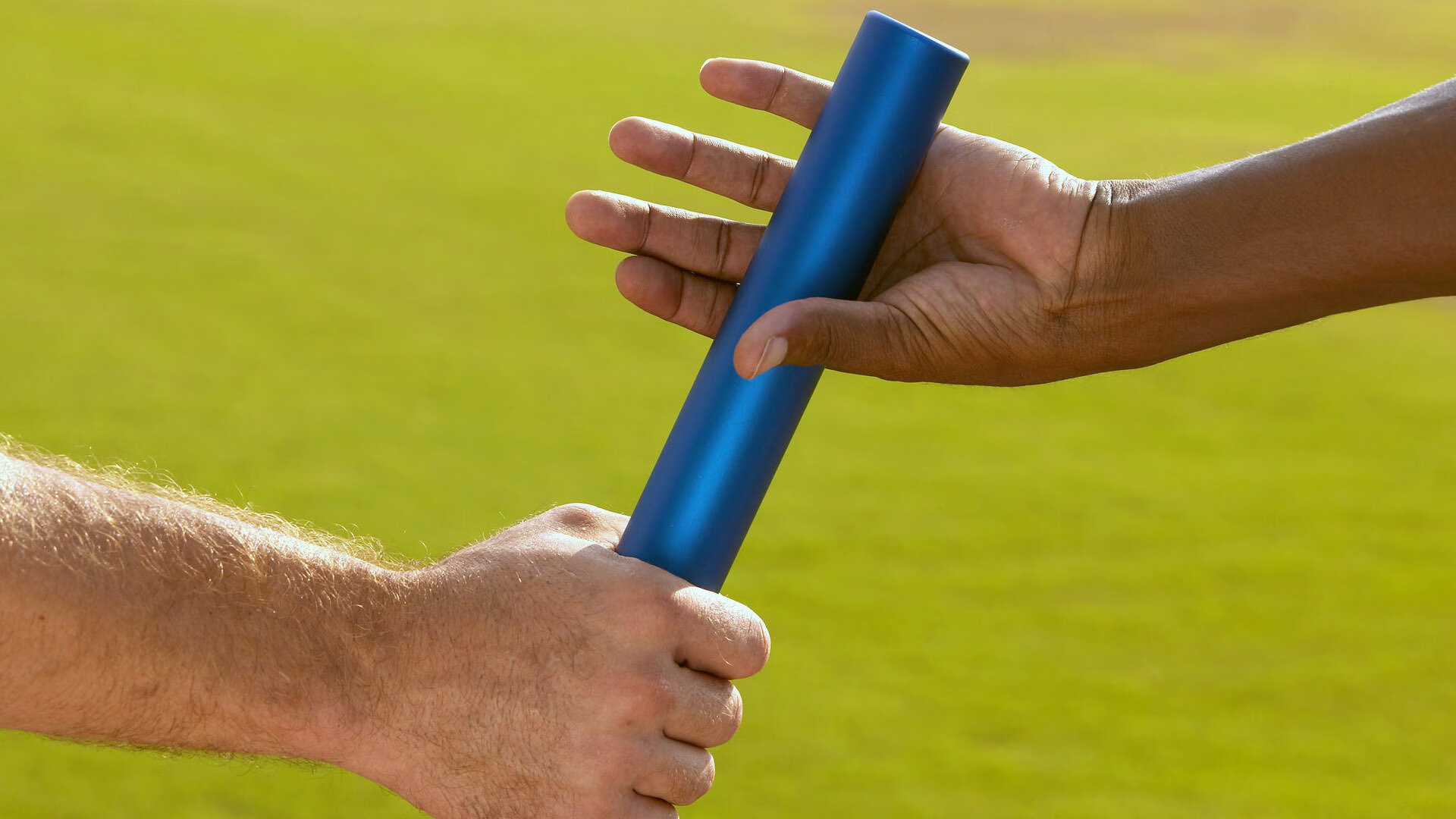 职业联赛颁奖现场感人环节引发观众共鸣,职业联赛奖金最多的游戏